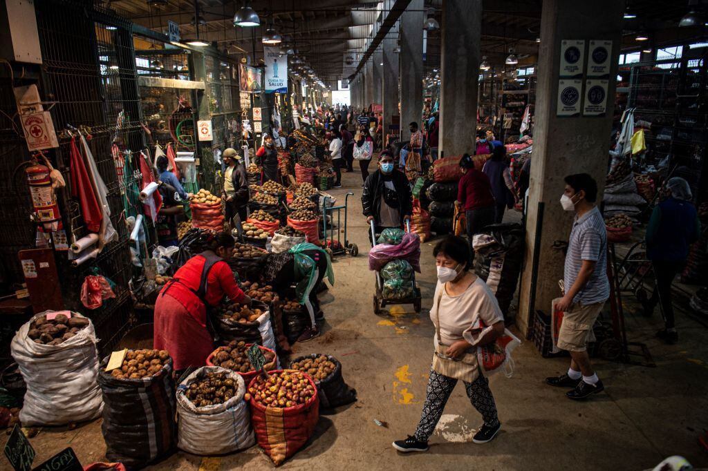 Mercado de alimentos en la ciudad de Lima en el Perú