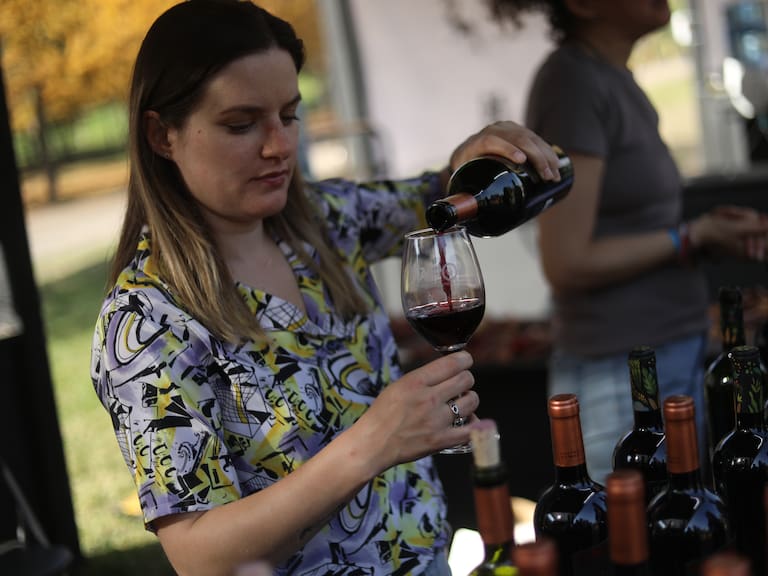 “El vino y la Iglesia son hermanos de sangre”: Conocimos detalles de la Santa Vendimia en Plaza Ñuñoa