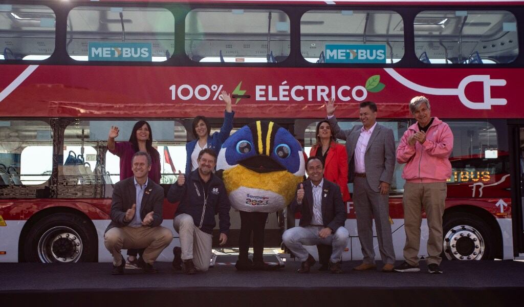 Los buses de dos pisos debutarán en Santiago 2023 / Foto: Agencia Uno