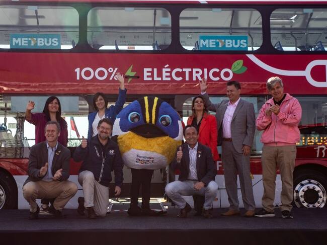 Los buses de dos pisos debutarán en Santiago 2023 / Foto: Agencia Uno