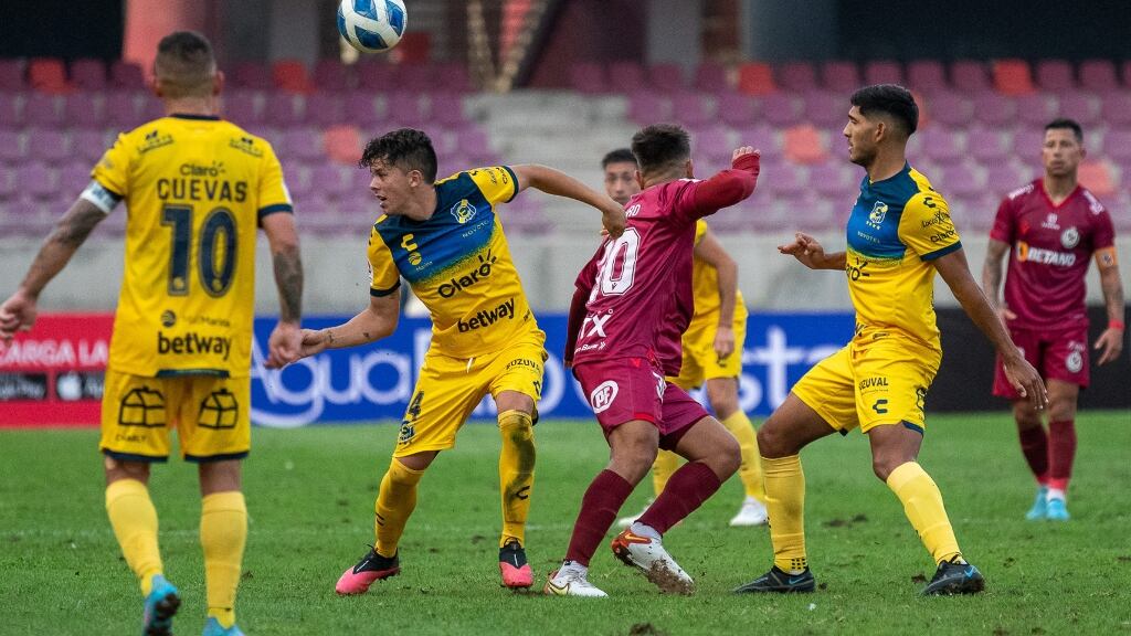 Programación fútbol chileno: ¿Qué partidos se juegan hoy, 26 de agosto, y quién transmite?