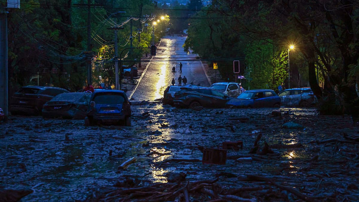 “Es terrible, no exagero”: Biministro De Grange describe la devastación en Las Condes tras sobrevuelo por zona de aluvión