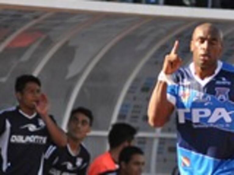 Árbitro suspendió partido entre Iquique y San Marcos de Arica por insultos racistas contra Rentería