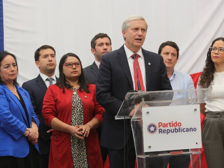 Por manejar ebrio: candidato del Partido Republicano renuncia al Consejo Constitucional