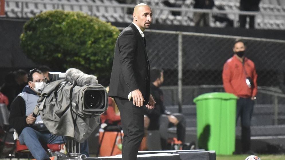 Sergio Orteman explotó contra el arbitraje: "El VAR fue una vergüenza en esta etapa tan definitoria"