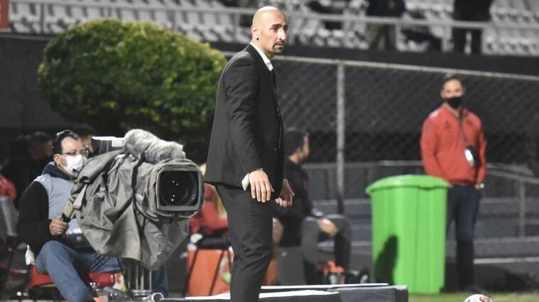 Sergio Orteman explotó contra el arbitraje: "El VAR fue una vergüenza en esta etapa tan definitoria"
