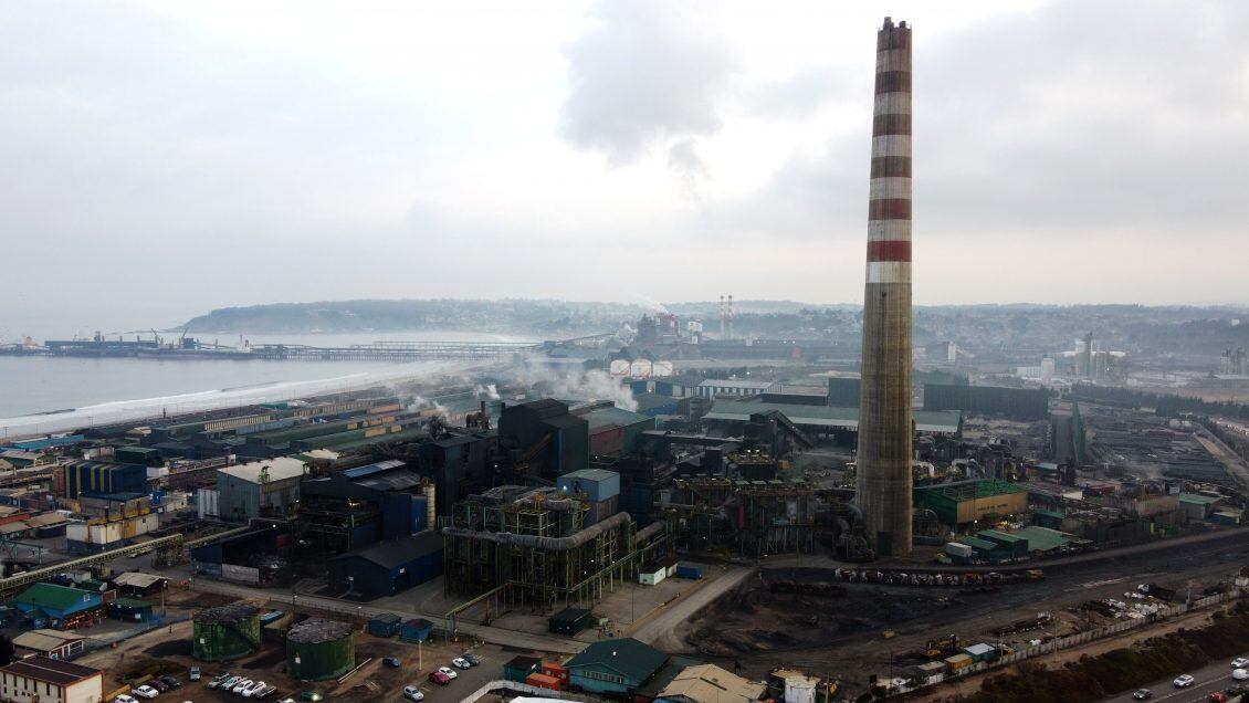 20 DE JUNIO DE 2022/PUCHUNCAVIVista aérea de la división Codelco Ventanas, en medio de las protestas de trabajadores tras los anuncios de cierre de la planta, debido a la contaminación en la zona de sacrificio de Quintero y Puchuncaví.
FOTO: LEONARDO RUBILAR CHANDIA/AGENCIAUNO