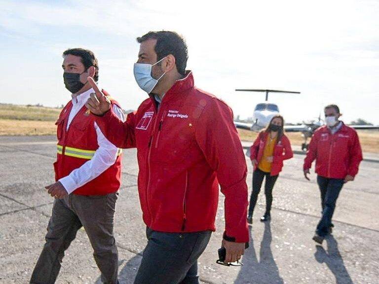 Ministro Delgado tras su arribo a la región del Ñuble por incendios forestales: «El estatus de este incendio es que está contenido»