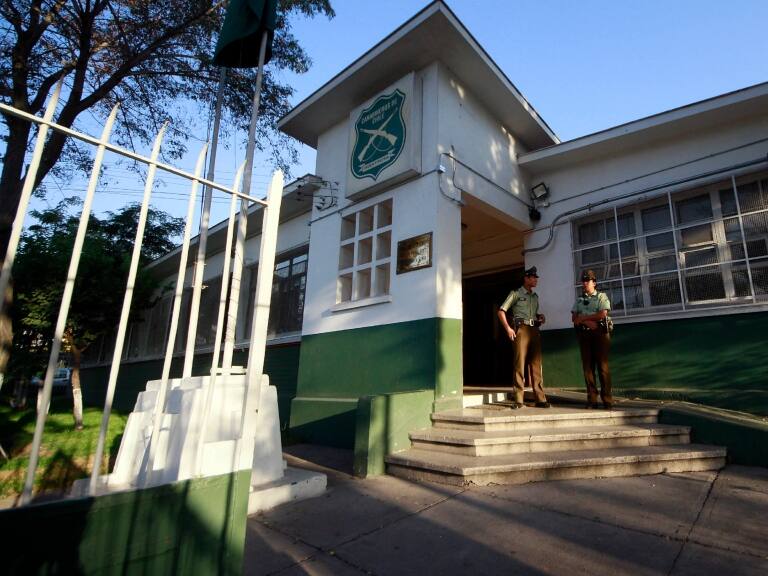 Insólito: víctima de encerrona acudió a Carabineros, pero no le acogieron la denuncia