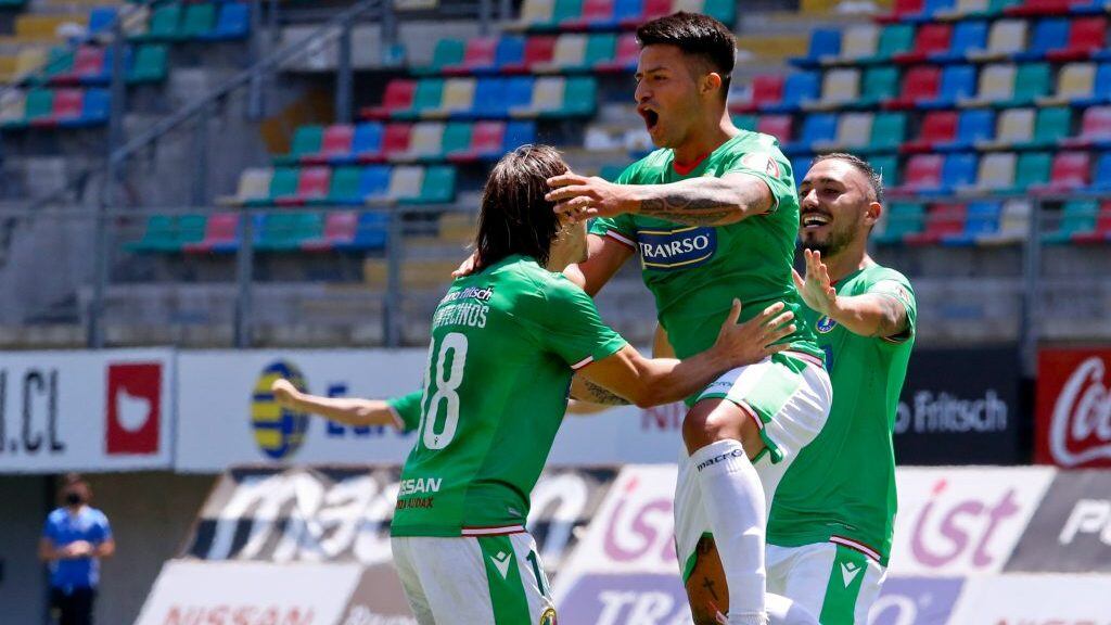 17 de Diciembre del 2020/SANTIAGOIván Ledezma(c) celebra su primer gol y el 3 a 0 de Audax Italiano ,durante el partido valido por la Vigésimo cuarta fecha del Campeonato Nacional AFP PlanVital 2020, entre Audax Italiano vs Deportes Antofagasta, disputado en el Estadio Municipal de la Florida.
FOTO:FRANCISCO LONGA/AGENCIAUNO