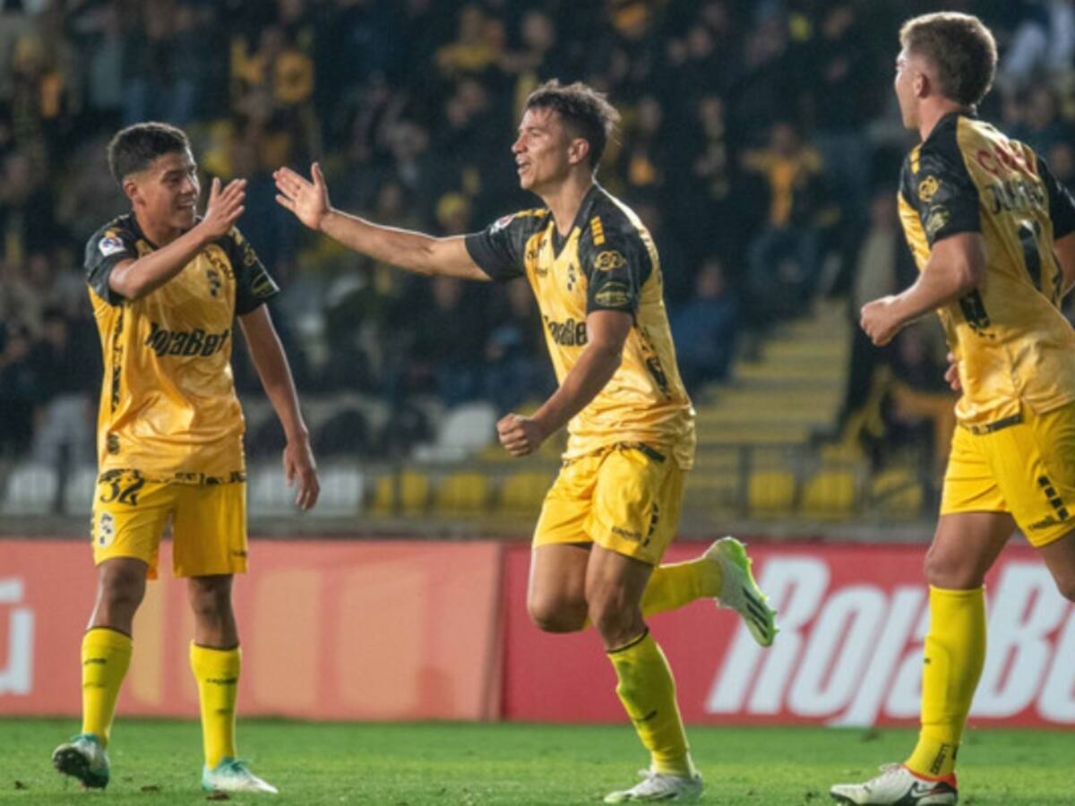 Coquimbo Unido tumba a La Calera en el Nicolás Chahuán y le queda pisando los talones a la U por el liderato del Campeonato Nacional
