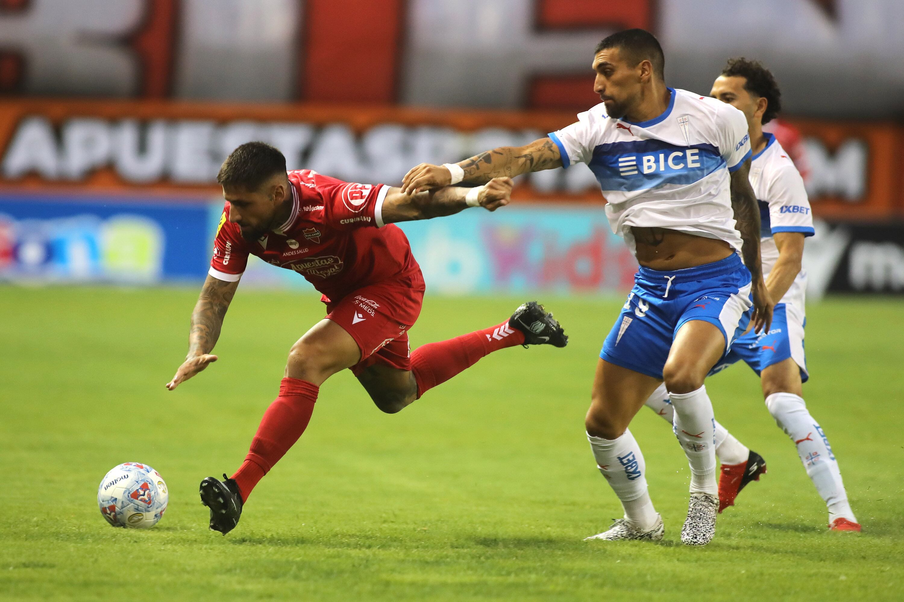 Universidad Católica venció a Ñublense en Chillán