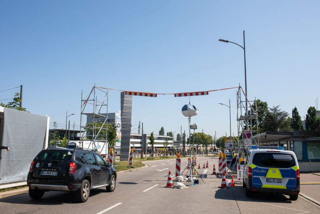 Policías alemanes realizan controles en la frontera con Francia