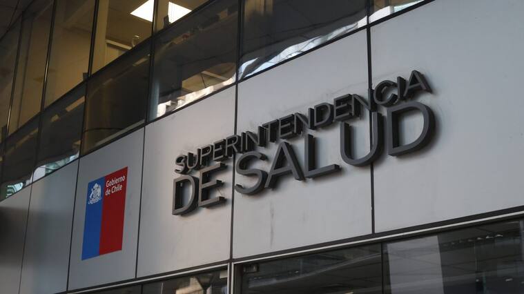 08 de Abril del 2019/SANTIAGO
Fachada de la Superintendencia de Salud.
Luego de la renuncia de el Superintendente Ignacio Garcia Huidobro, en medio de las criticas por el alza de los precios de las Isapres
FOTO:SEBASTIAN BROGCA/AGENCIAUNO