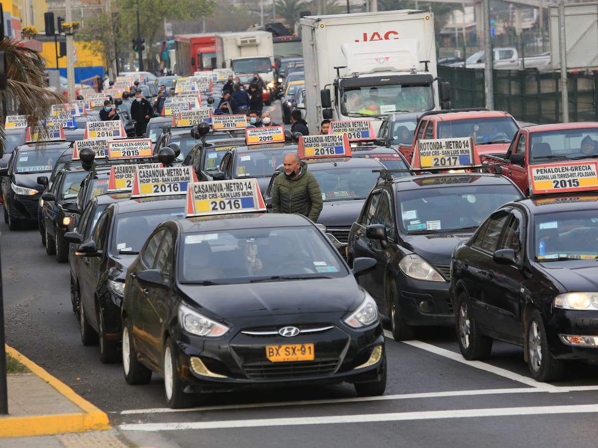 “Es inminente”: taxis colectivos advierten alza de tarifas por nuevo aumento de combustibles