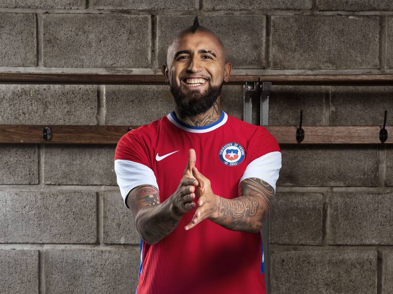 Selección Chilena de Fútbol oficializó su nueva indumentaria para las Clasificatorias