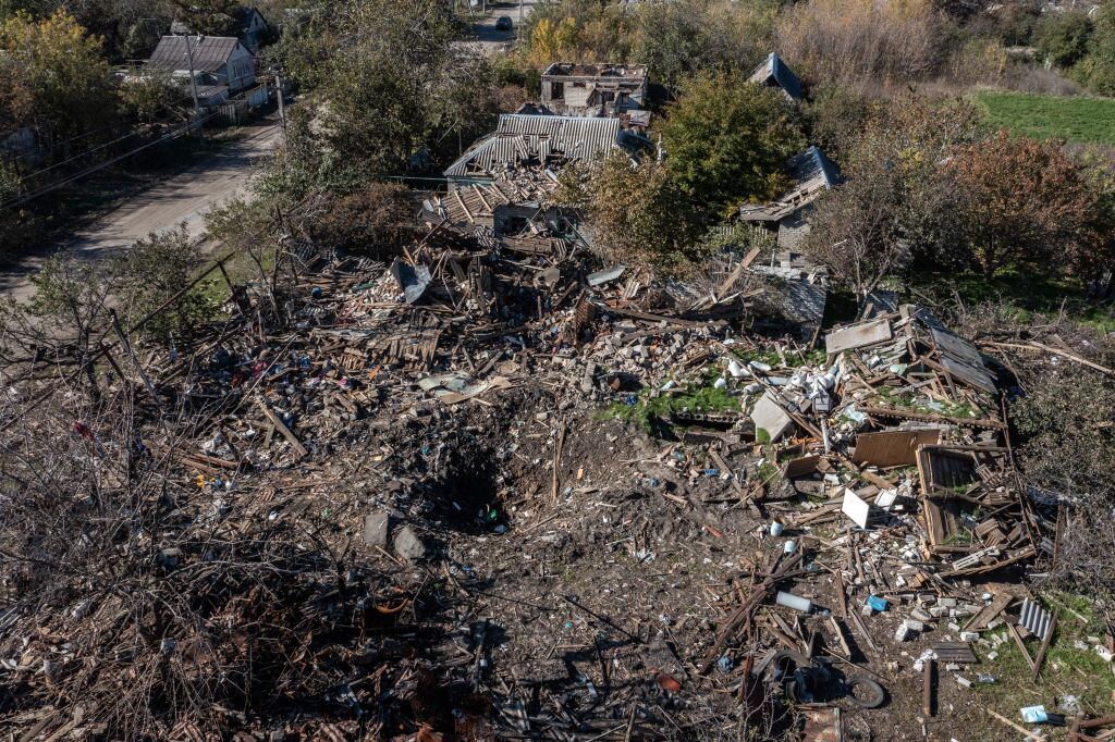 El daño que deja un ataque aéreo en Donetsk en medio de la guerra en Ucrania