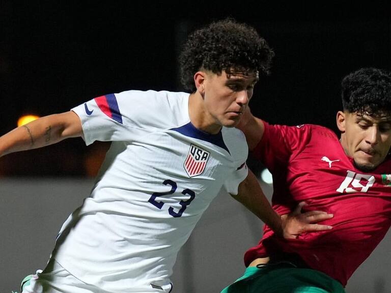 Instagram @favian10yola