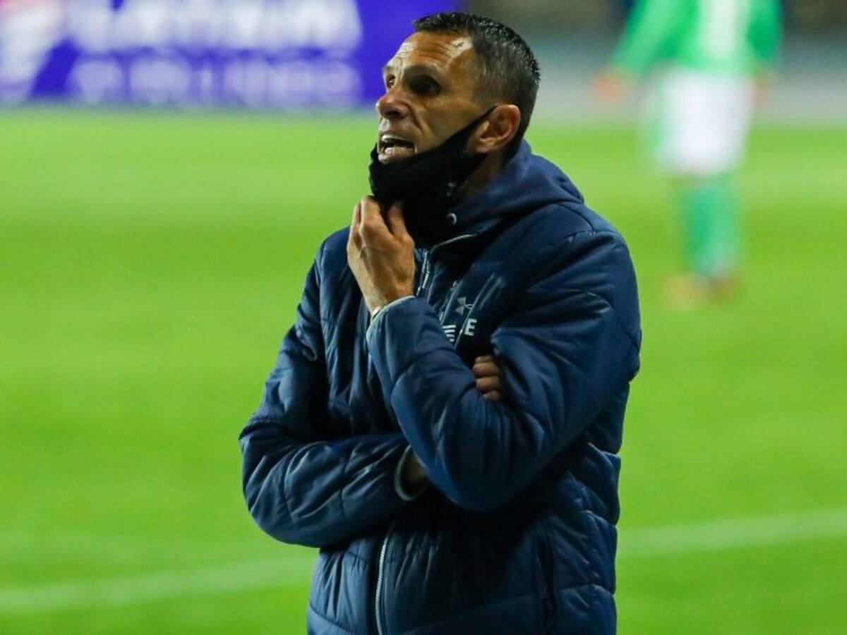Gustavo Poyet sobre la participación en Copa Libertadores: «Es una deuda del fútbol chileno»