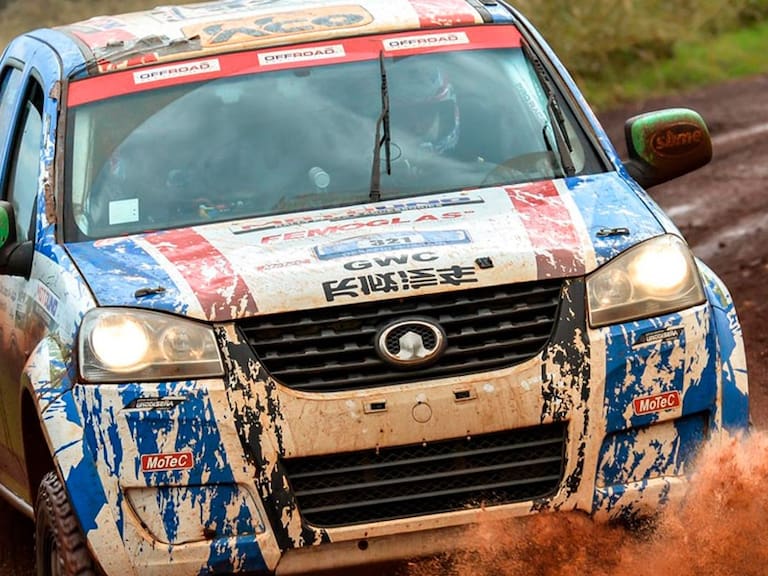 “Es como regresar a las raíces del rally”: equipo chileno competirá en histórico evento en África