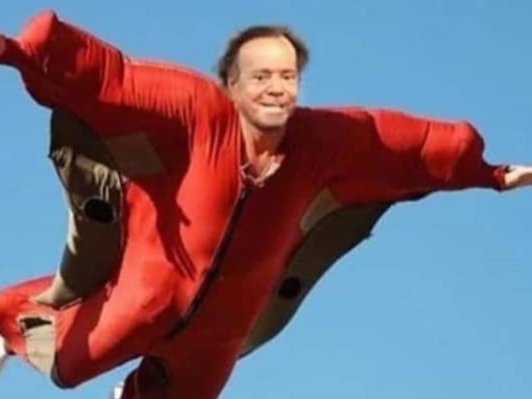 Meme Julio Iglesias