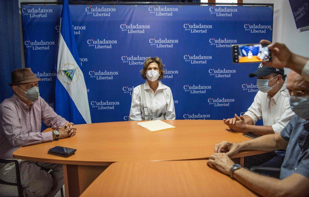 Cristiana Chamorro inscribiendo su candidatura con Ciudadanos por la Libertad