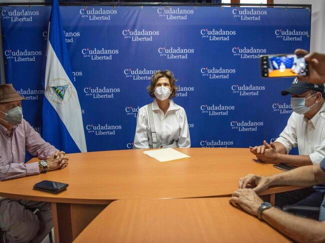 Cristiana Chamorro inscribiendo su candidatura con Ciudadanos por la Libertad