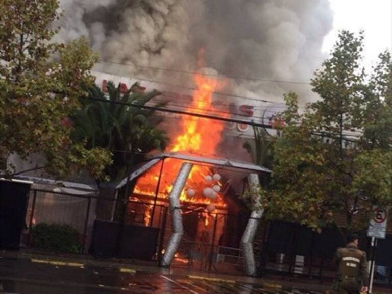 Incendio destruye la conocida discoteque Las Urracas