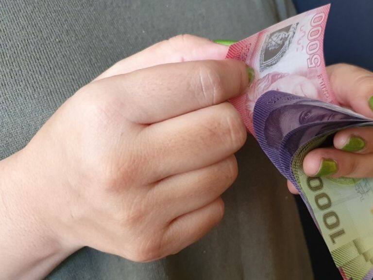 Chile Apoya: comisión de Trabajo aprobó Bono de Invierno y extensión de permiso postnatal