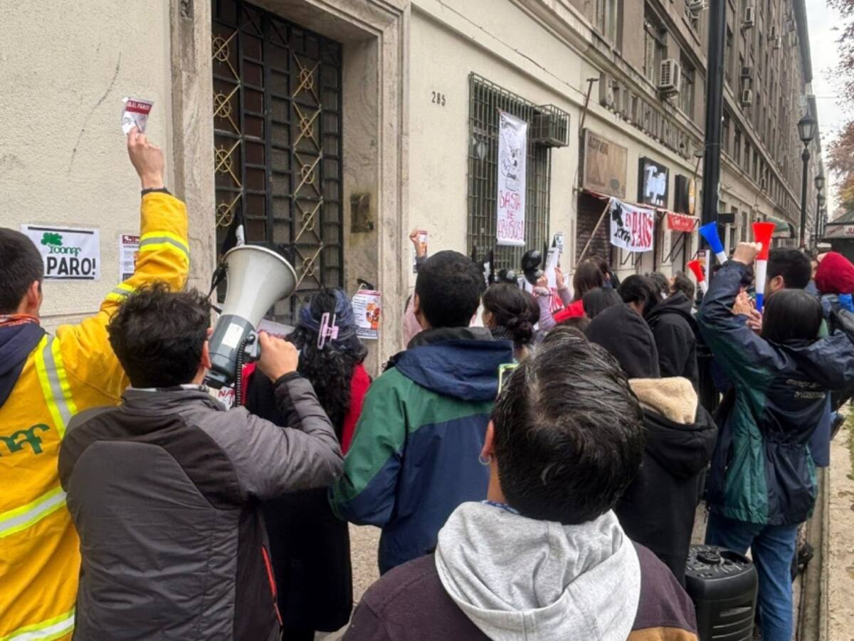 Trabajadores de Conaf inician paro indefinido: acusan irregularidades de la actual gestión