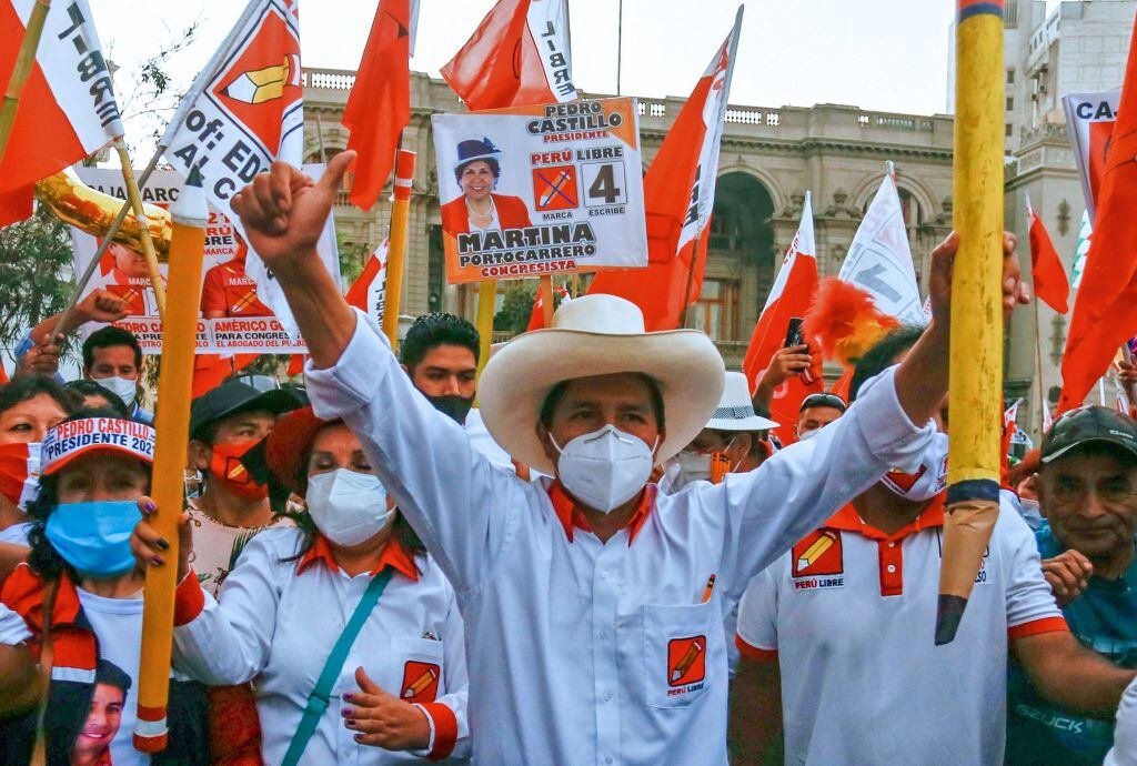 El profesor Pedro Castillo lidera la primera vuelta electoral en Perú