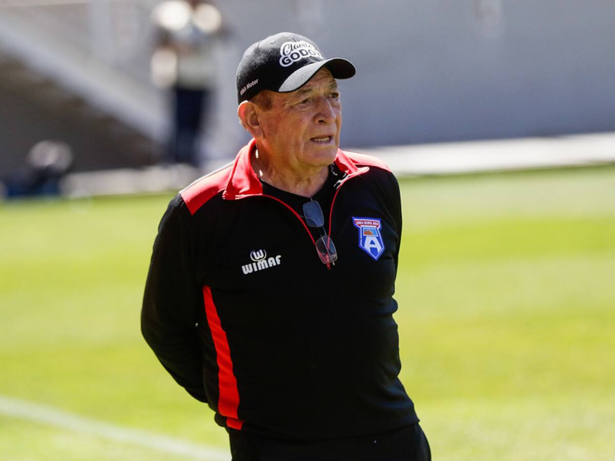 Hernán Godoy: «Un jugador que gana 40 millones de pesos y le bajan el sueldo a 20 ‘palos’ no puede alegar»