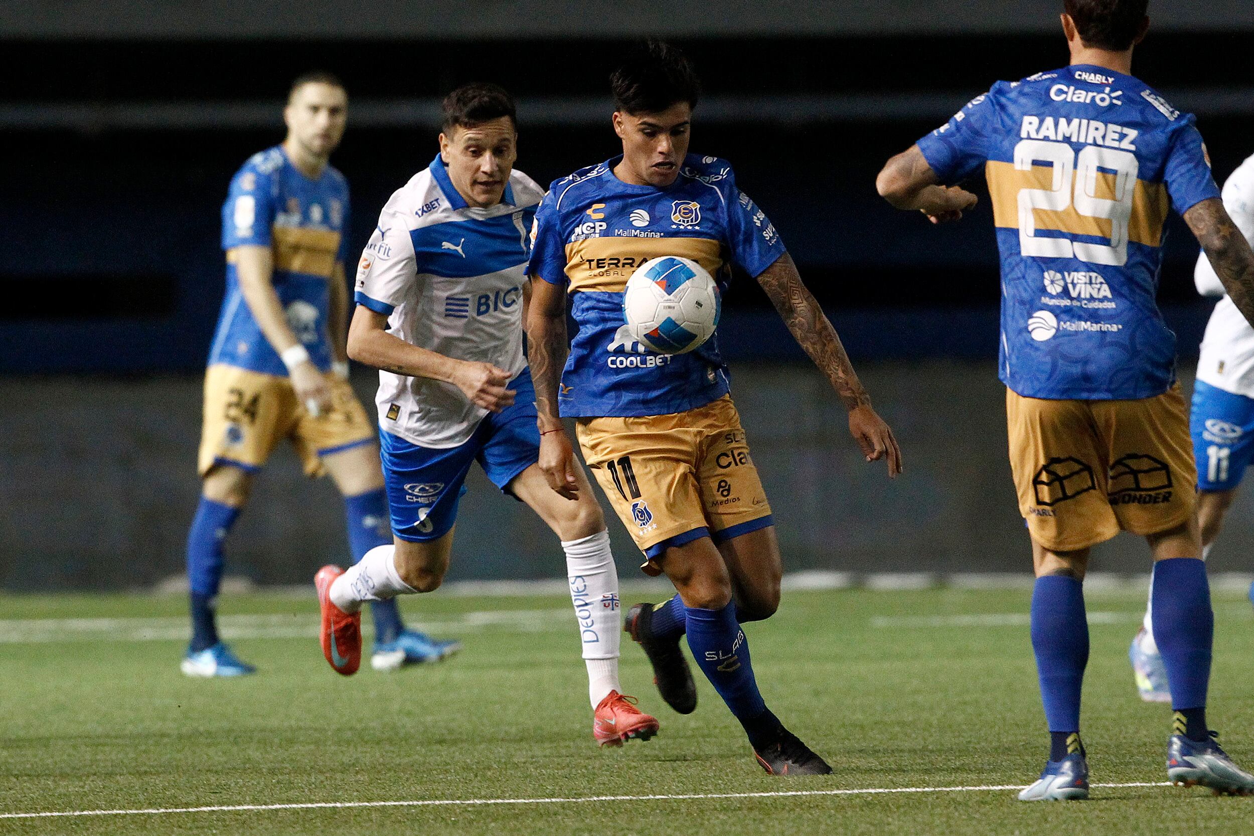 La UC y Everton se miden por el Campeonato Nacional | Agencia Uno