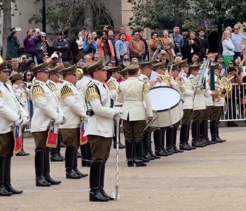 Orfeón de Carabineros interpreta “Dynamite” en homenaje a BTS y sus seguidores
