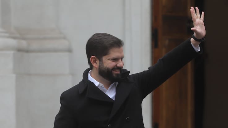 “Con ustedes toda la vida”: Presidente Gabriel Boric comparte tierna fotografía junto a su hija Violeta