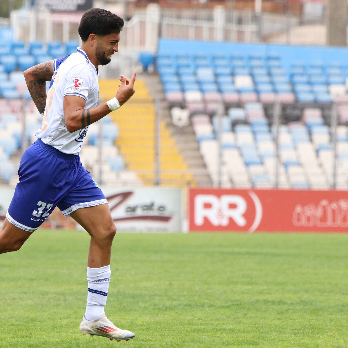 “Payaso c...”: anotó un gol, su equipo goleó y terminó expulsado por lenguaje ofensivo