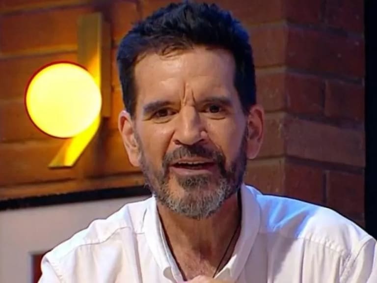 “Mucha gente se fue despedida por su mala gestión”: conocido ex director de TV barrió el piso con Vasco Moulian