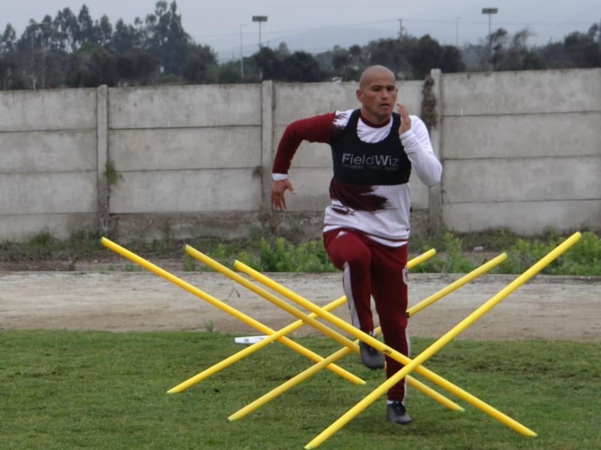 Deportes La Serena buscará remontar su rendimiento con la experiencia de Humberto Suazo