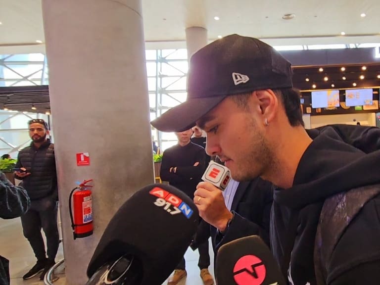 Vicente Fernández llega a Chile para ser nuevo jugador de la U: "Vengo fortalecido"