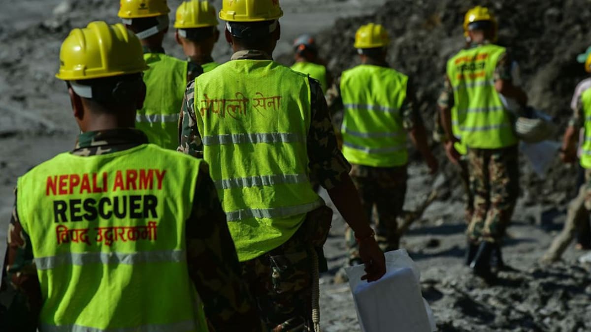 Nuevo deslizamiento de tierra en Nepal deja dos trabajadores fallecidos en medio de devastadoras inundaciones