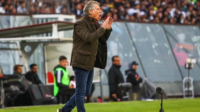 Ariel Holan lamenta no jugar con público ante la U: "Es una picardía jugar sin gente, pero así son las cosas"