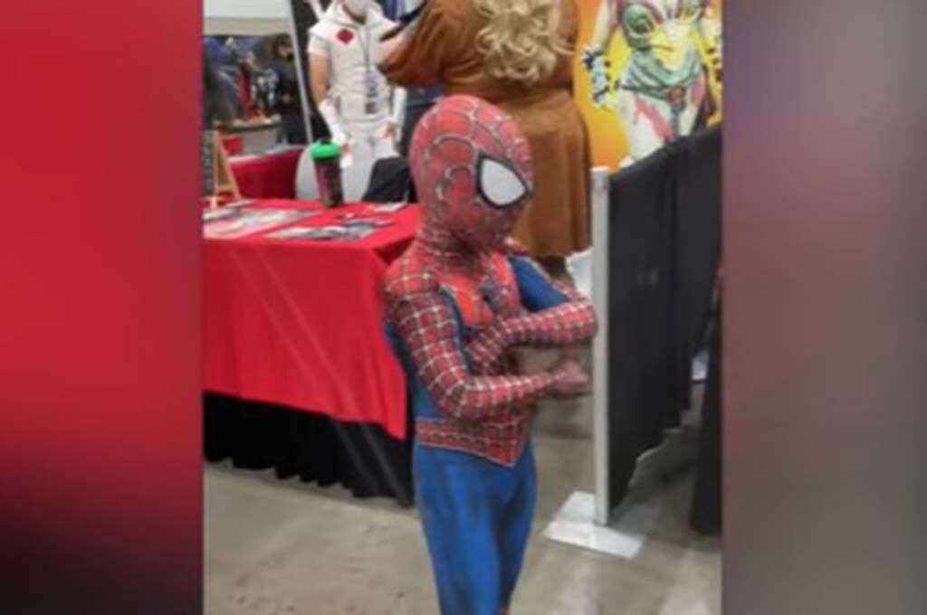 Cosplay viral