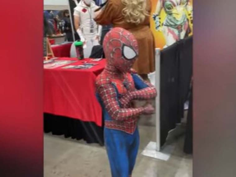 Cosplay viral