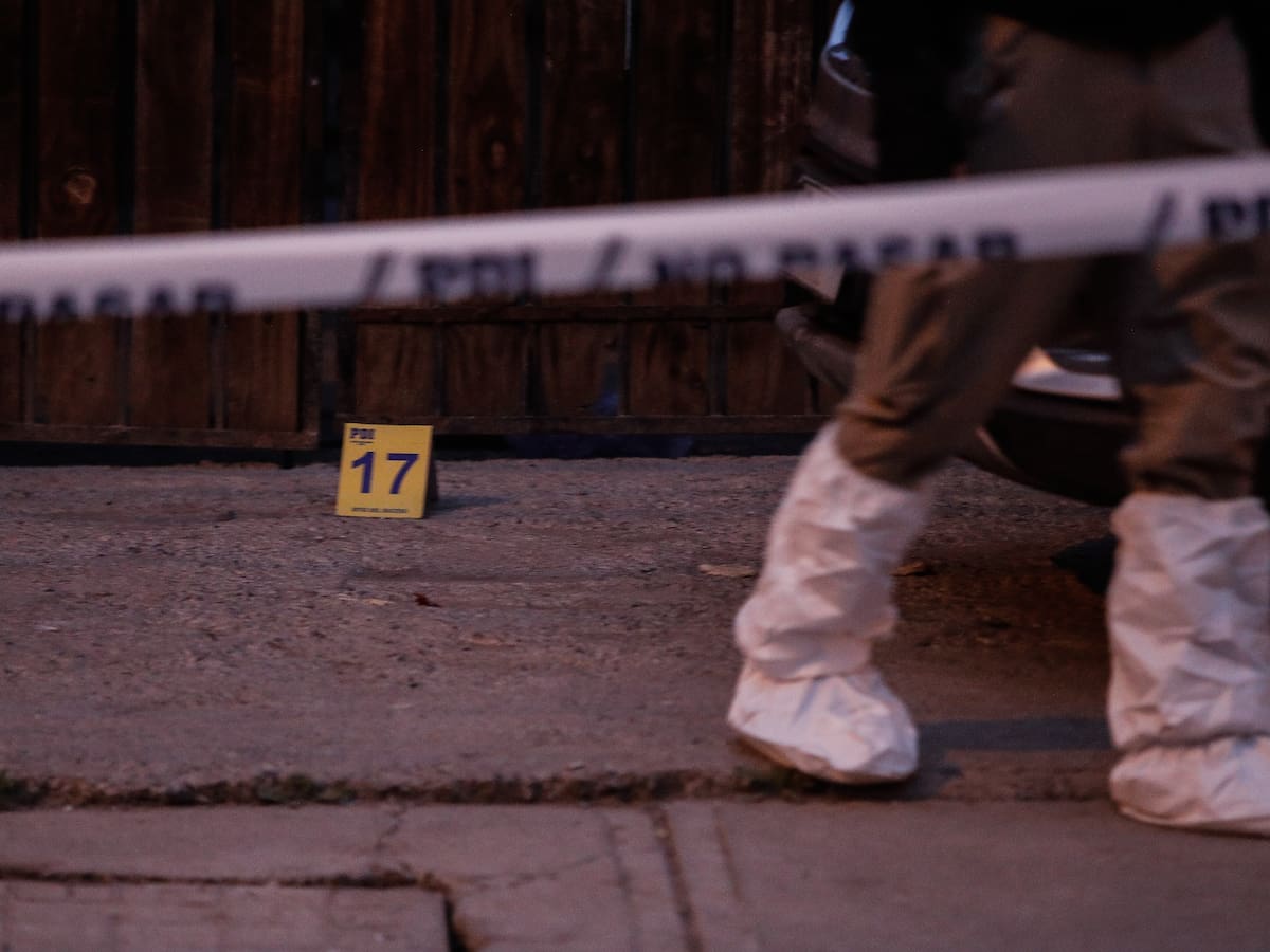 Encuentran cuerpo sin identificar en subterráneo de edificio abandonado en Valparaíso