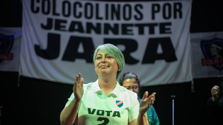 “Colocolinos por Jeanette Jara”: la instancia que organizó un grupo de hinchas de Colo Colo para expresarle su apoyo a la candidata