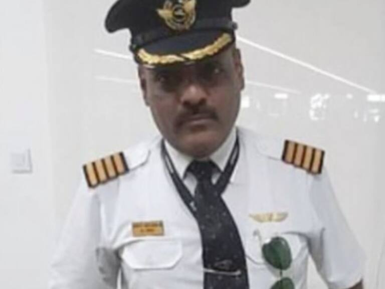 Hombre se disfrazaba de piloto de avión para viajar gratis y con trato preferencial