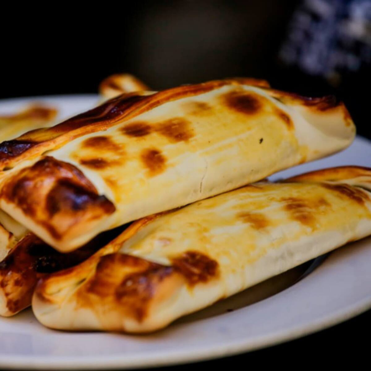 Escogen a la mejor empanada de pino en Santiago este 2026: revisa dónde la venden y cuánto cuesta
