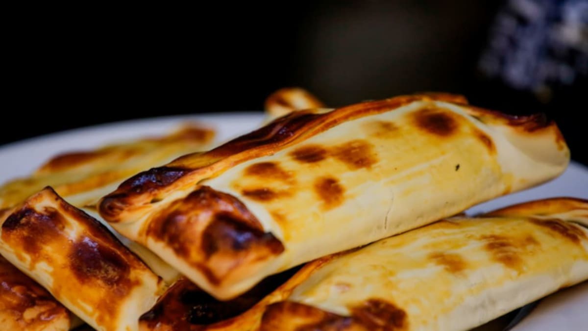 Escogen a la mejor empanada de pino en Santiago este 2026: revisa dónde la venden y cuánto cuesta