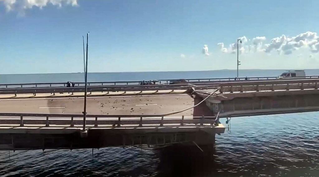 Ataque dejó grave daño en un puente en la península de Crimea en Rusia