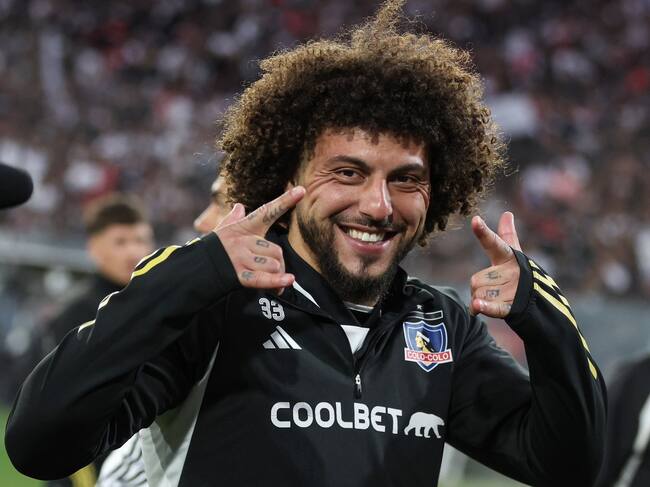 Aníbal Mosa termina de enterrar a Maxi Falcón en Colo Colo | X: Colo Colo